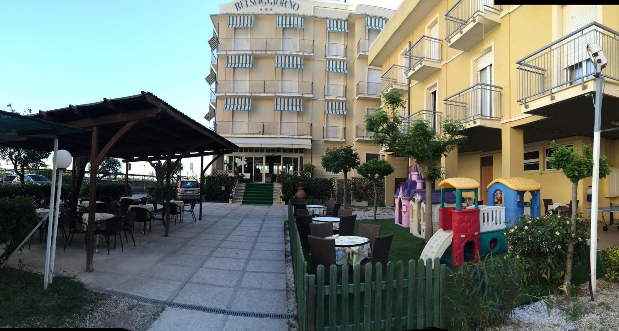 Hotel Belsoggiorno Каттоліка Екстер'єр фото