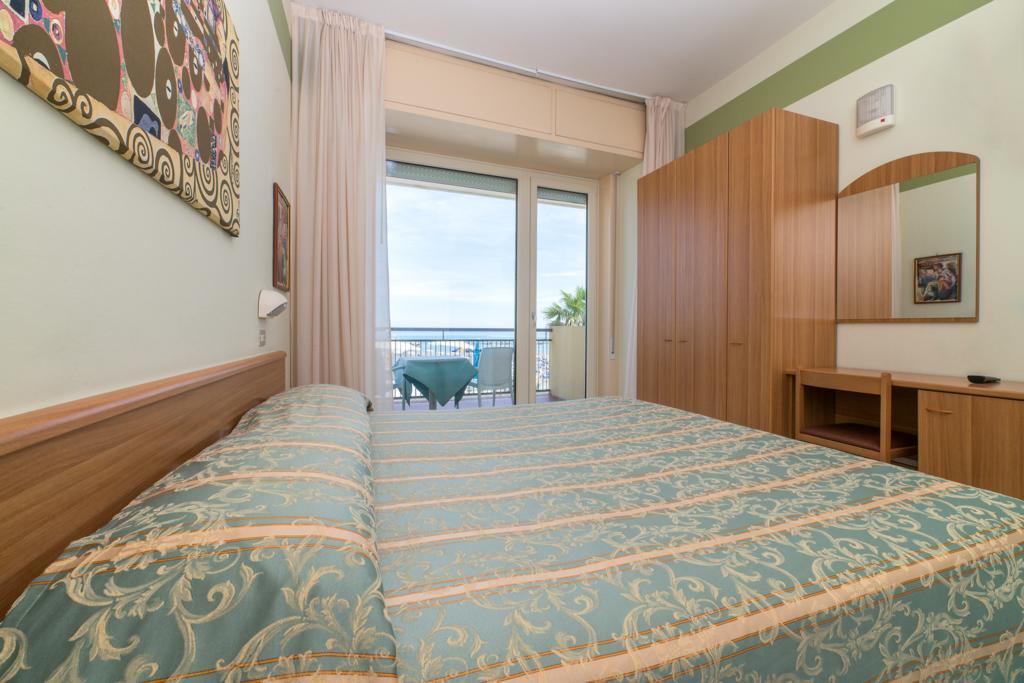 Hotel Belsoggiorno Каттоліка Екстер'єр фото
