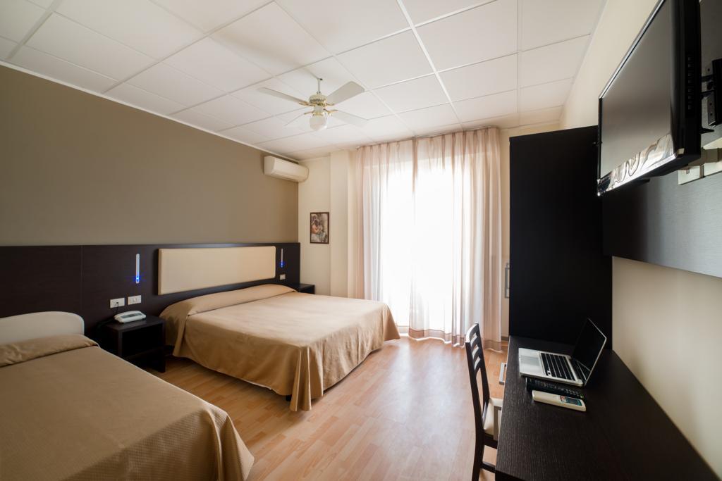 Hotel Belsoggiorno Каттоліка Номер фото